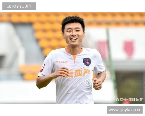 青岛足球明星姜宁的传奇旅程与对中国足球的深远影响